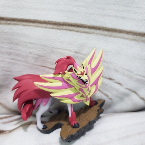 Pokemon Mini Figures Yveltal Spring Deerling Zamazenta Set Of 3 Vinyl - Picture 8 of 11